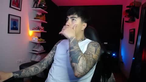 zac_muller1 online show from October 16, 2025, 2:01 am