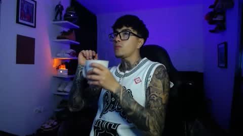 zac_muller1 online show from December 21, 2025, 4:19 am