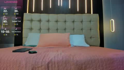 zack23__ online show from June 11, 2026, 2:44 am