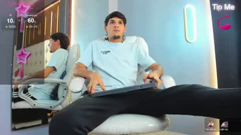 zack23__ online show from July 10, 2026, 3:33 am