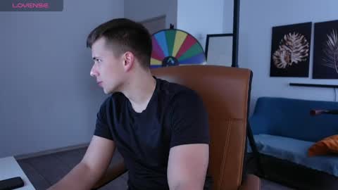 ZACK GILLIAN online show from May 26, 2026, 4:47 pm
