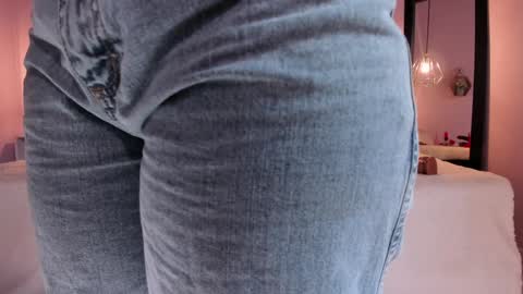 zafira online show from January 22, 2025, 2:46 pm