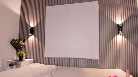 zafira online show from November 28, 2025, 3:47 pm