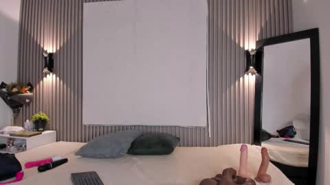 zafira online show from December 19, 2025, 3:57 am