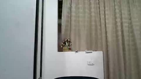 Snapshot of zafiro_rubi chatting on April 22, 2026, 6:31 pm Zafiro online show from April 22, 2026, 6:31 pm