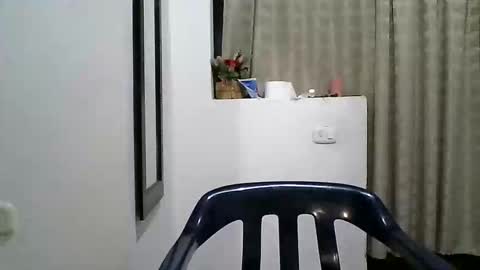Snapshot of zafiro_rubi chatting on April 25, 2026, 8:50 pm Zafiro online show from April 25, 2026, 8:50 pm
