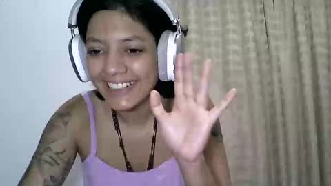 Snapshot of zafiro_rubi chatting on May 2, 2026, 11:26 am Zafiro online show from May 2, 2026, 11:26 am