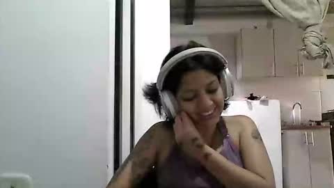 Snapshot of zafiro_rubi chatting on May 11, 2026, 4:04 pm Zafiro online show from May 11, 2026, 4:04 pm