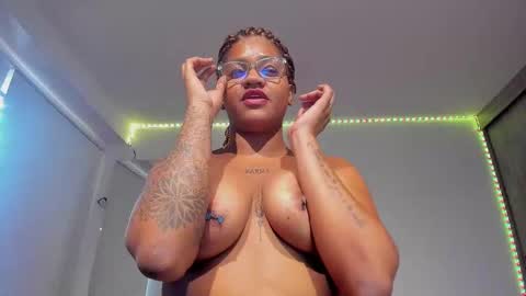 zahra_rose online show from March 5, 2025, 6:01 pm