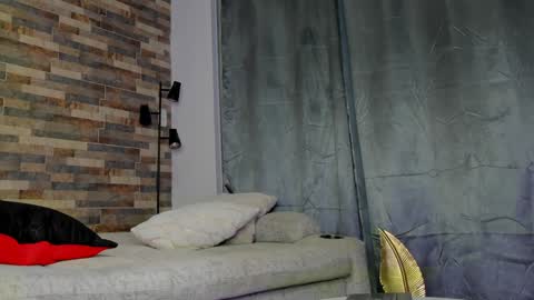 INSTAGRAM yormanfit7 online show from January 21, 2025, 10:30 am