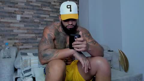 INSTAGRAM yormanfit7 online show from March 11, 2025, 11:44 am