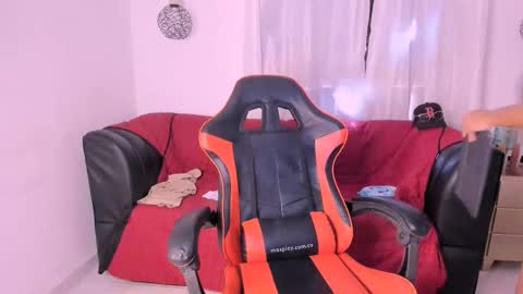 zaira_luxee online show from October 19, 2025, 2:07 pm