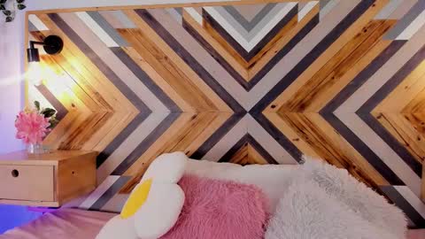 Zaira  online show from February 17, 2026, 8:37 pm