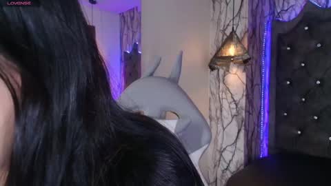   online show from October 6, 2025, 7:22 pm