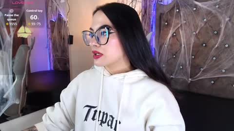   online show from October 15, 2025, 10:21 pm