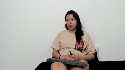 zammii69 online show from October 25, 2025, 8:36 pm