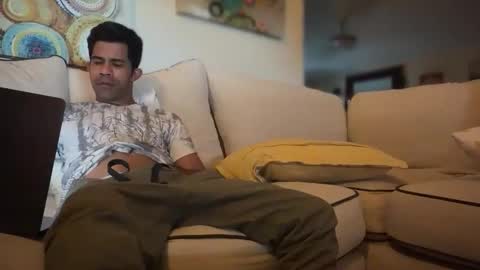 Edii online show from December 15, 2025, 1:37 pm