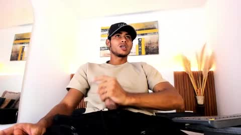 Zander online show from April 23, 2026, 1:35 pm