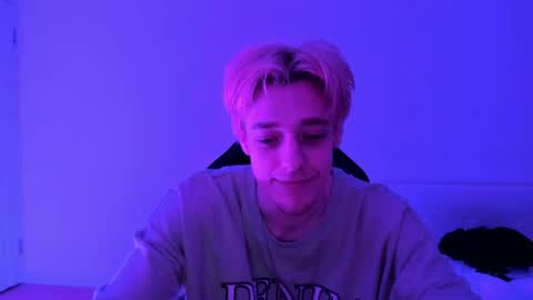 Snapshot of zane_steele chatting on June 18, 2026, 11:09 pm Kel online show from June 18, 2026, 11:09 pm