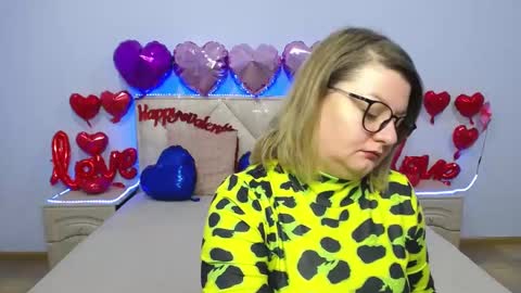 zannadreil online show from February 8, 2025, 7:05 pm