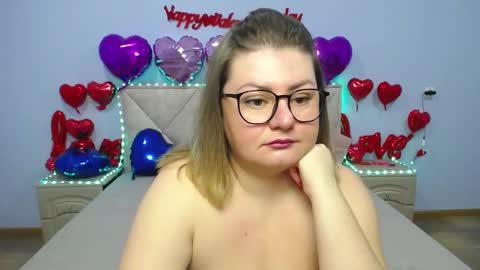 zannadreil online show from February 16, 2025, 6:54 pm