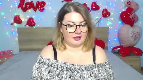 zannadreil online show from February 19, 2025, 10:31 pm