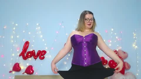 zannadreil online show from February 20, 2025, 5:44 am