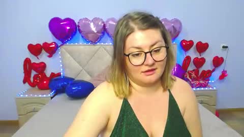 zannadreil online show from February 25, 2025, 1:30 am