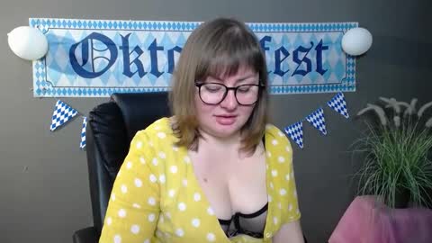 zannadreil online show from October 11, 2025, 6:28 pm