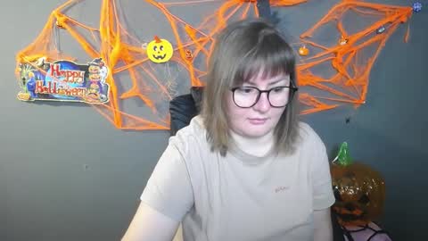 zannadreil online show from October 13, 2025, 6:08 pm