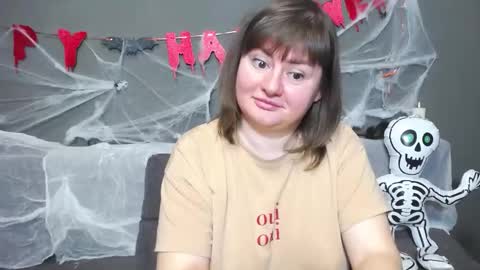 zannadreil online show from October 21, 2025, 6:52 pm