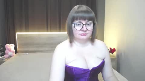 zannadreil online show from February 14, 2026, 6:59 pm