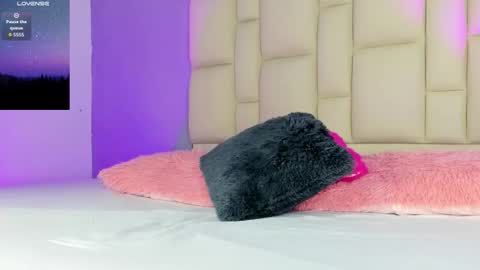 zaphiro__sky online show from March 4, 2026, 8:42 am