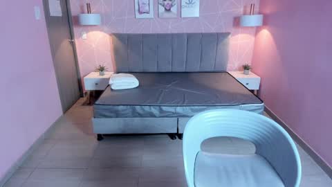 Zara Sweet  online show from January 24, 2025, 12:20 pm