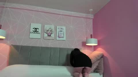 Zara Sweet  online show from February 27, 2025, 12:45 pm