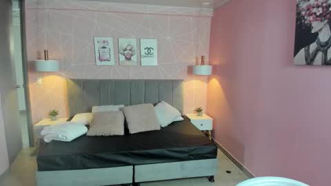 Zara Sweet  online show from November 13, 2025, 12:26 pm