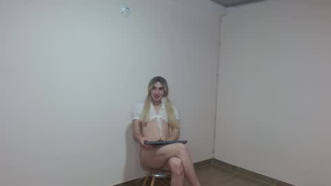 Snapshot of zara_cutehot19 chatting on April 7, 2026, 10:15 am Hello welcome to my roomIm Zara online show from April 7, 2026, 10:15 am