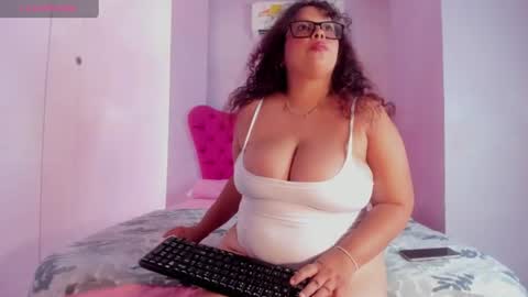 Snapshot of zara_holly_ chatting on July 28, 2026, 7:04 pm Zara online show from July 28, 2026, 7:04 pm