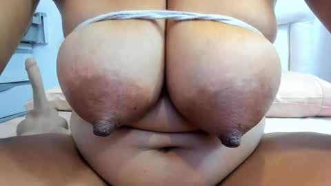 Snapshot of zara_lopez chatting on June 4, 2026, 7:20 pm zara lopez online show from June 4, 2026, 7:20 pm