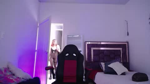 Zara online show from October 25, 2025, 6:13 pm