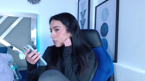 zaradames_ online show from January 11, 2025, 4:27 am