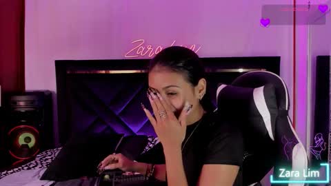 Zara Lim  online show from October 17, 2025, 4:42 pm