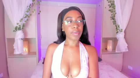 SARA  online show from April 28, 2026, 8:03 pm