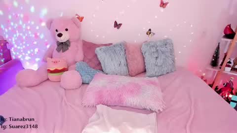 Zara online show from March 6, 2025, 2:51 pm