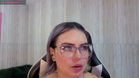 Isabella online show from April 21, 2026, 12:55 pm