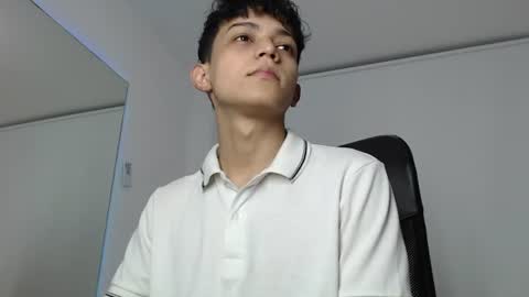 zaynvoss online show from June 19, 2026, 2:05 am
