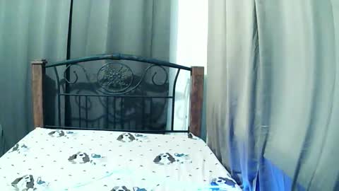 Snapshot of zeah_rev21 chatting on May 20, 2026, 5:19 pm zeah_rev21 online show from May 20, 2026, 5:19 pm