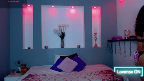 Karolyne online show from January 18, 2026, 1:04 pm