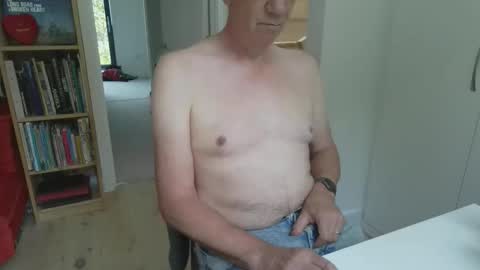 zeep16 online show from September 9, 2025, 12:05 pm