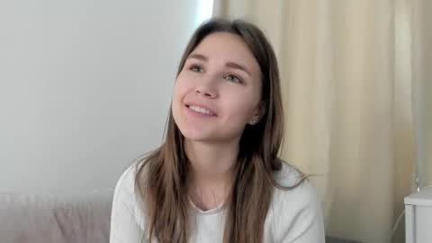 Emilia online show from September 18, 2025, 1:40 am